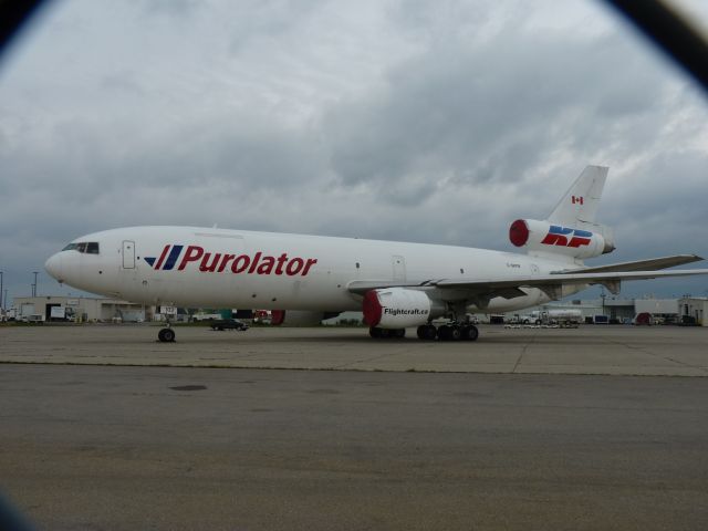 McDonnell Douglas DC-10 (C-GKFB)