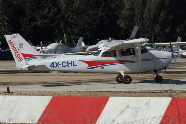 Cessna Skyhawk (4X-CHL) - 20/02/2021: A Skyhawk was cleared for T/O on ronway 29.