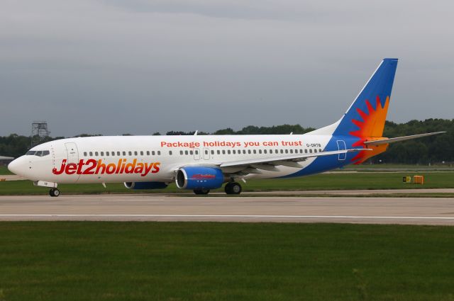 Boeing 737-800 (G-DRTB)