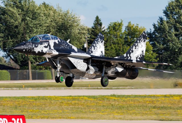 MIKOYAN MiG-33 (N29UB)