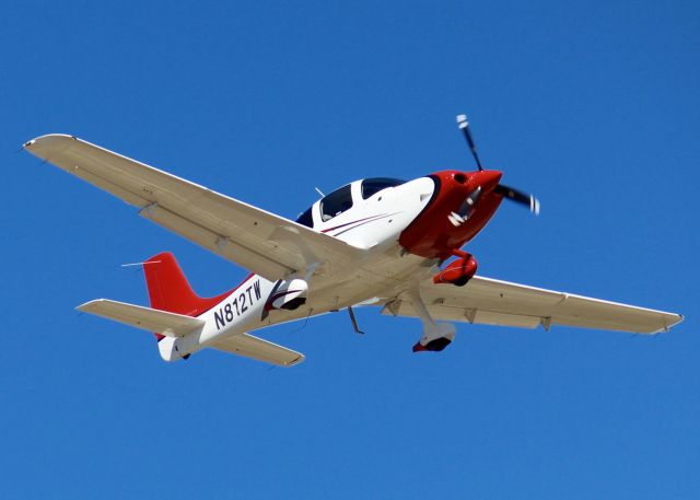 Cirrus SR-22 (N812TW) - At Shreveport Regional.