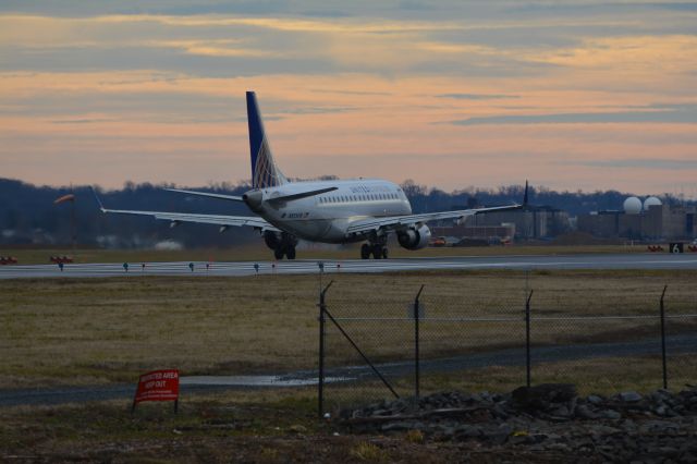 Embraer 170/175 (N855RW)