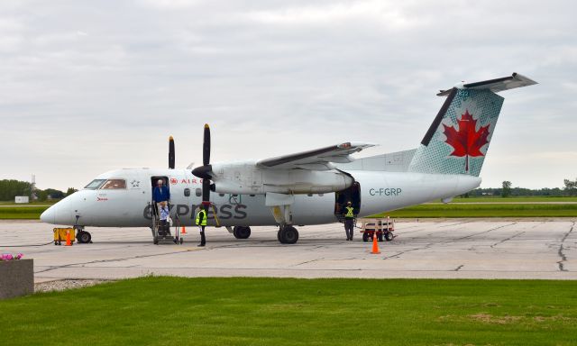 de Havilland Dash 8-100 (C-FGRP) - Air Canada Express De Havilland Canada DHC-8 C-FGRP in Sarnia, ON