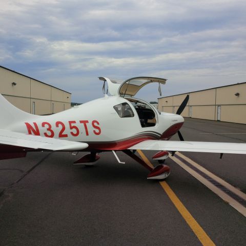 Cessna 400 (N325TS)