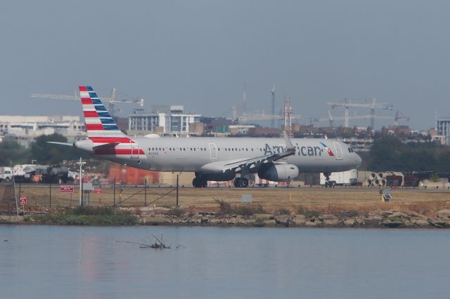 Airbus A320 (N159AN)