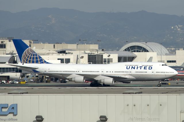 Boeing 747-400 (N104UA) - N104UA  Boeing  B747-422  UAL  KLAX  20130306  4798