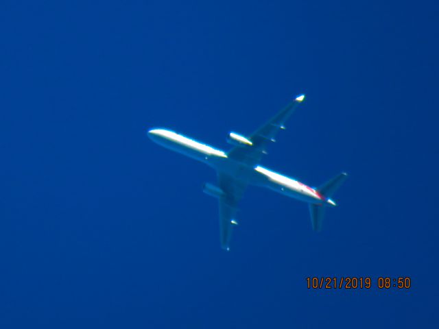 Boeing 757-200 (N186AN)