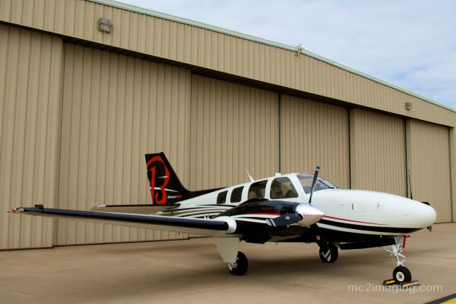 Beechcraft Baron (58) —