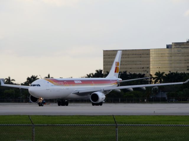 Airbus A330-300 (EC-LUB)