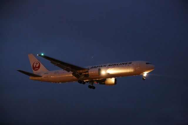 BOEING 767-300 (JA623J) - 27 August 2015:HND-HKD.