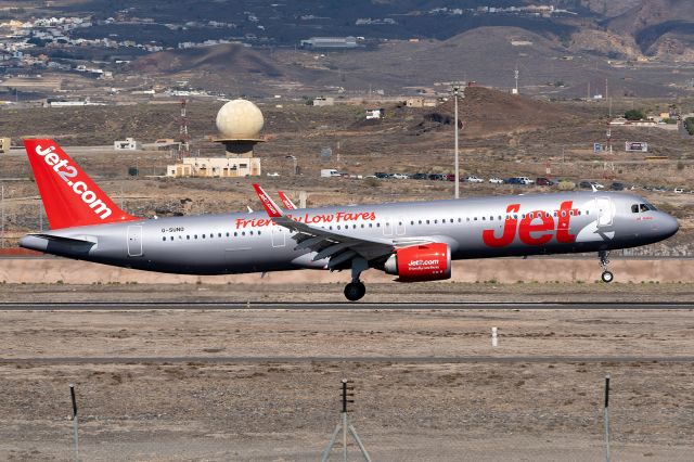 Airbus A321 (G-SUNO)