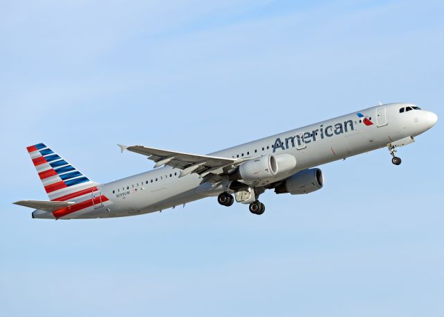 Airbus A321 (N199UW)