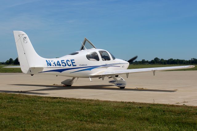 Cirrus SR-20 (N345CE)