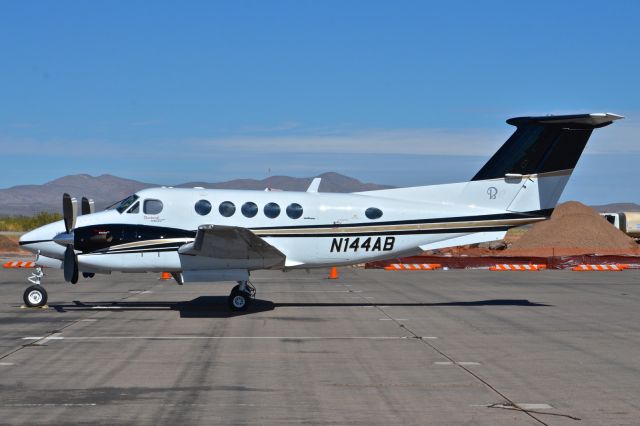 Beechcraft Super King Air 300 (N144AB)