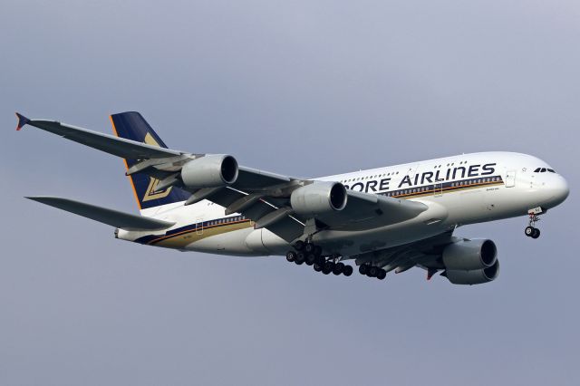 Airbus A380-800 (9V-SKU)