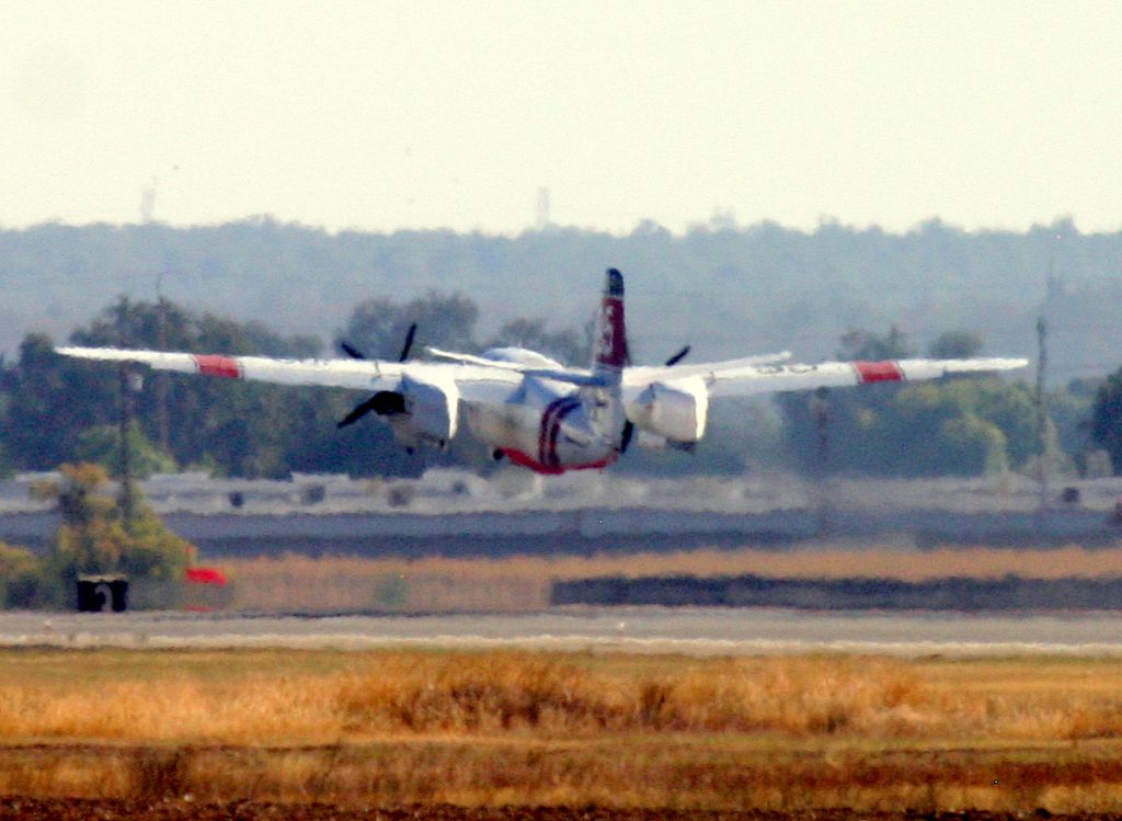 MARSH Turbo Tracker (N448DF) - KRDD Sept 2014 Boles Fire at Weed, CA tanker 95 lifting off  the main runway - with Airshow precision and hot dog gear retraction...neat to see - they all did it,,,pulled the yoke and the gear started coming up.!