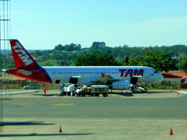 Airbus A320 (PR-MBT)