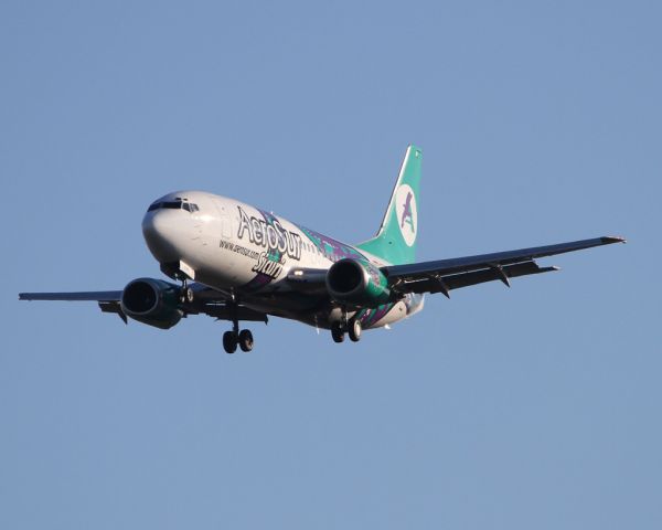 BOEING 737-300 (CP-2656)