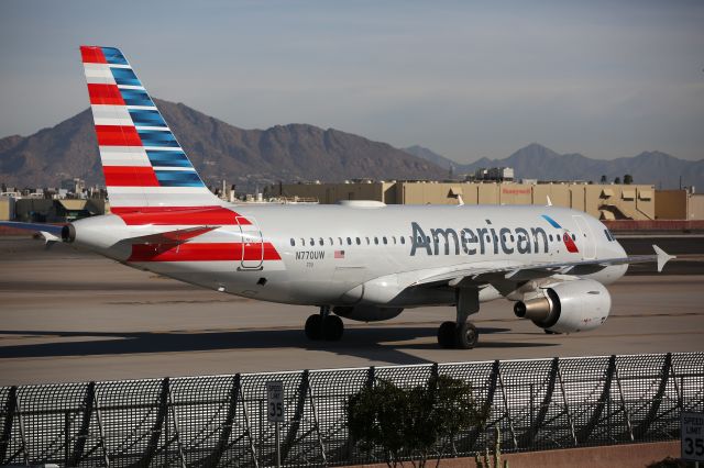 Airbus A319 (N770UW)