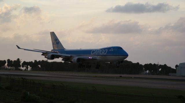 Boeing 747-400 (PH-CKB) - MPH63