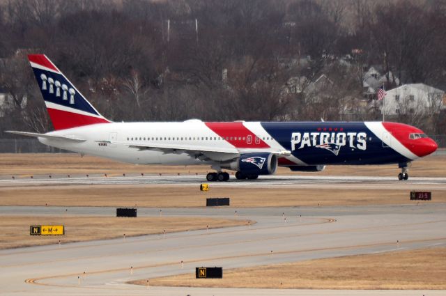 BOEING 767-300 (N36NE) - 'Underdog 344' bringing the New England Patriots to the Superbowl in Atlanta