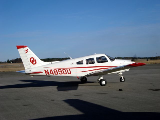 Piper Cherokee (N489OU) - Photo taken 12-17-07.