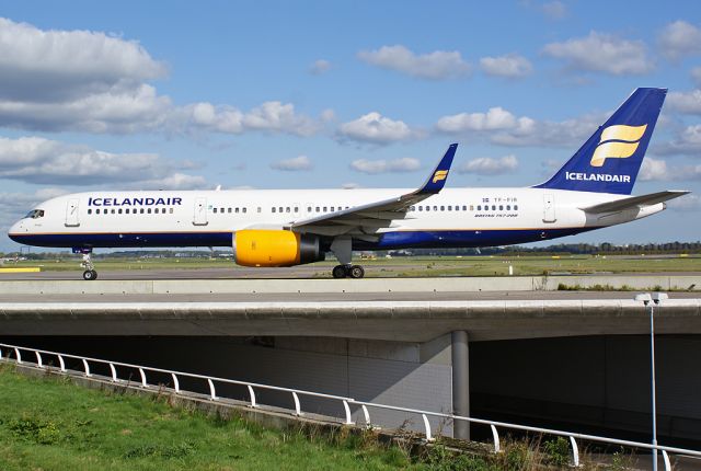 Boeing 757-200 (TF-FIR)