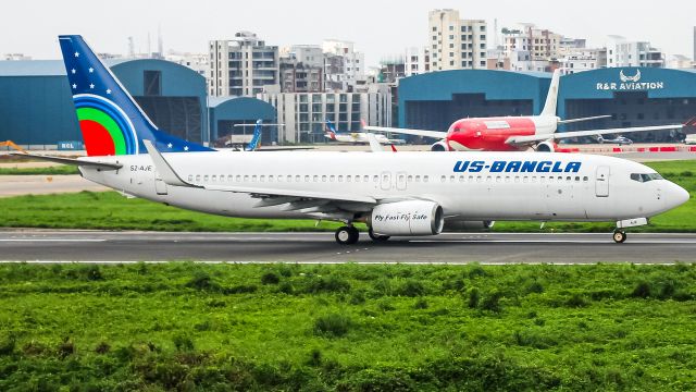 Boeing 737-700 (S2-AJE)