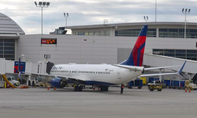 Boeing 737-900 (N886DN) - Delta Boeing 737-932(ER)(WL) N886DN in Detroit 