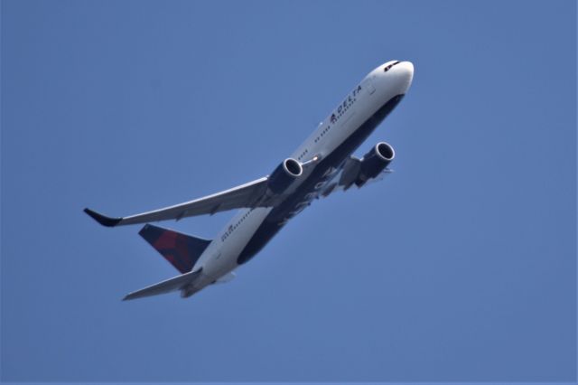 BOEING 767-400 (N1611) - Seattle- Beijing 8/15/19