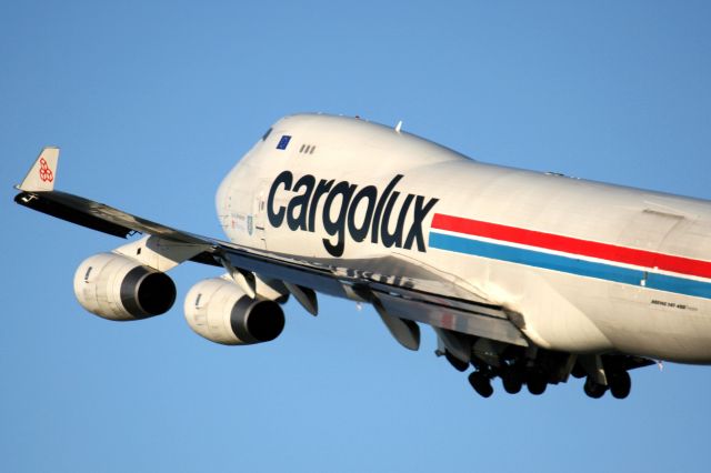 Boeing 747-400 (LX-OCV) - Cargolux Heavy underway from Anchorage 9Oct11