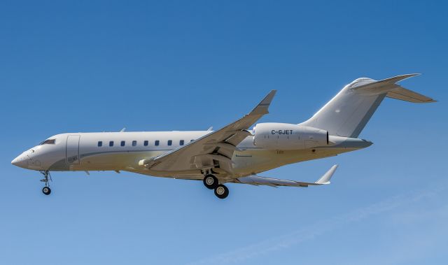 Bombardier Global 5000 (C-GJET) - A Chartright Air bird on short finals for runway 05 at YYZ