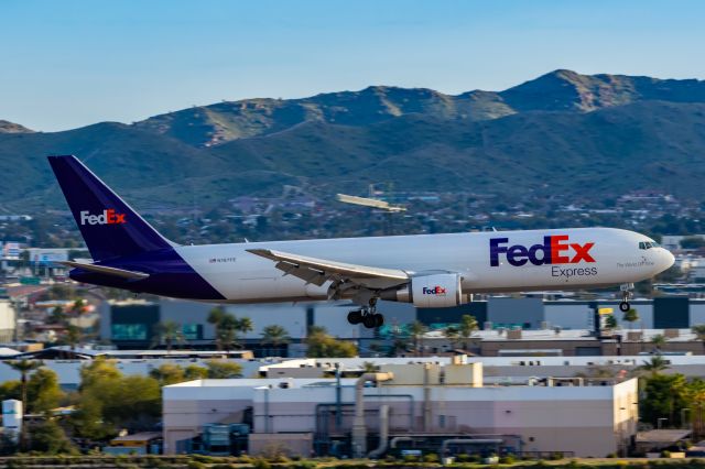 BOEING 767-300 (N187FE) - A FedEx 767-300 landing at PHX on 2/19/23. Taken with a Canon T7 and Tamron 70-200 G2 lens.