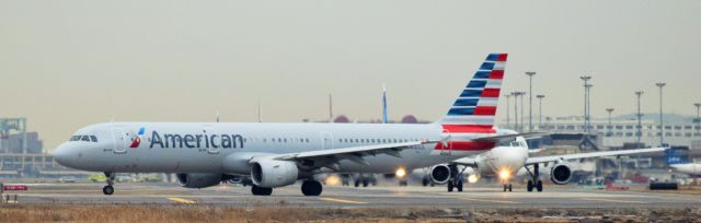 Airbus A321 (N180US)