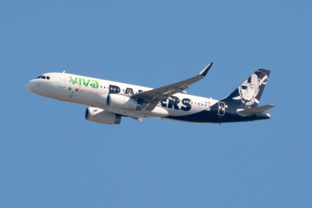 Airbus A320 (XA-VAK)