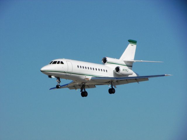 Dassault Falcon 900 (N711FJ) - Landing RWY 30