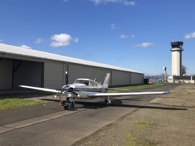 Piper PA-24 Comanche (N11CV)