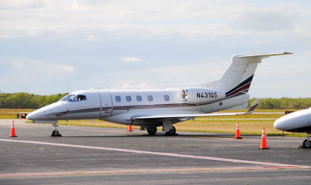 Embraer Phenom 300 (N431QS)