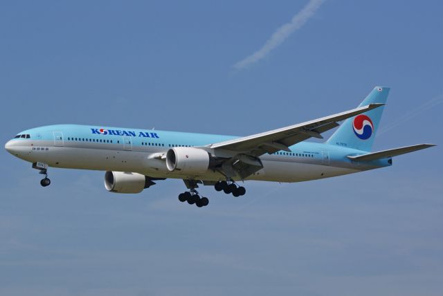 Boeing 777-200 (HL7574)