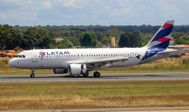 Airbus A320 (PR-MYN)