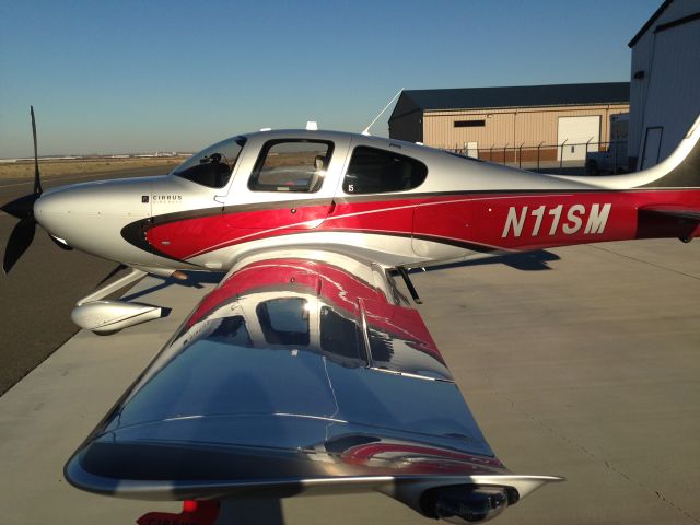 Cirrus SR-22 (N11SM)