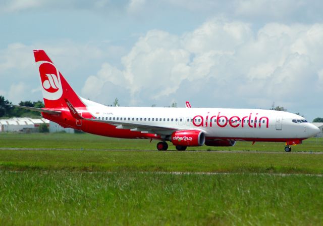 Boeing 737-800 (D-ABML)