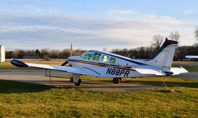 Beechcraft Bonanza (36) (N88PR) - BEECH A36 N88PR in Toledo Suburban