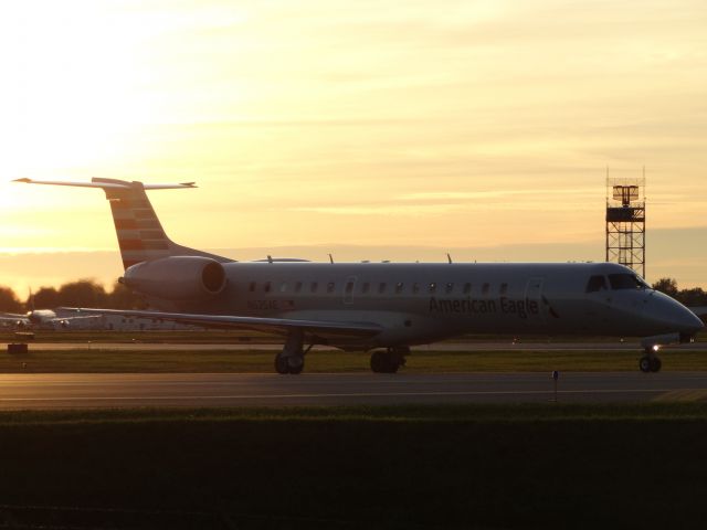 Embraer ERJ-145 (N625AE)