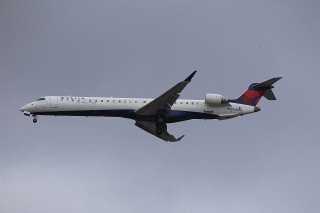 Canadair Regional Jet CRJ-900 (N809SK)