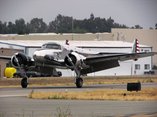 Lockheed L-12 Electra Junior (N93R) - Landing on RWY 24