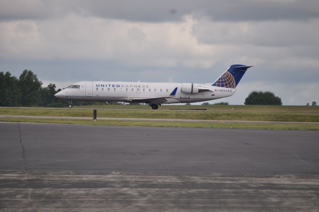 Canadair Regional Jet CRJ-200 (N864AS)