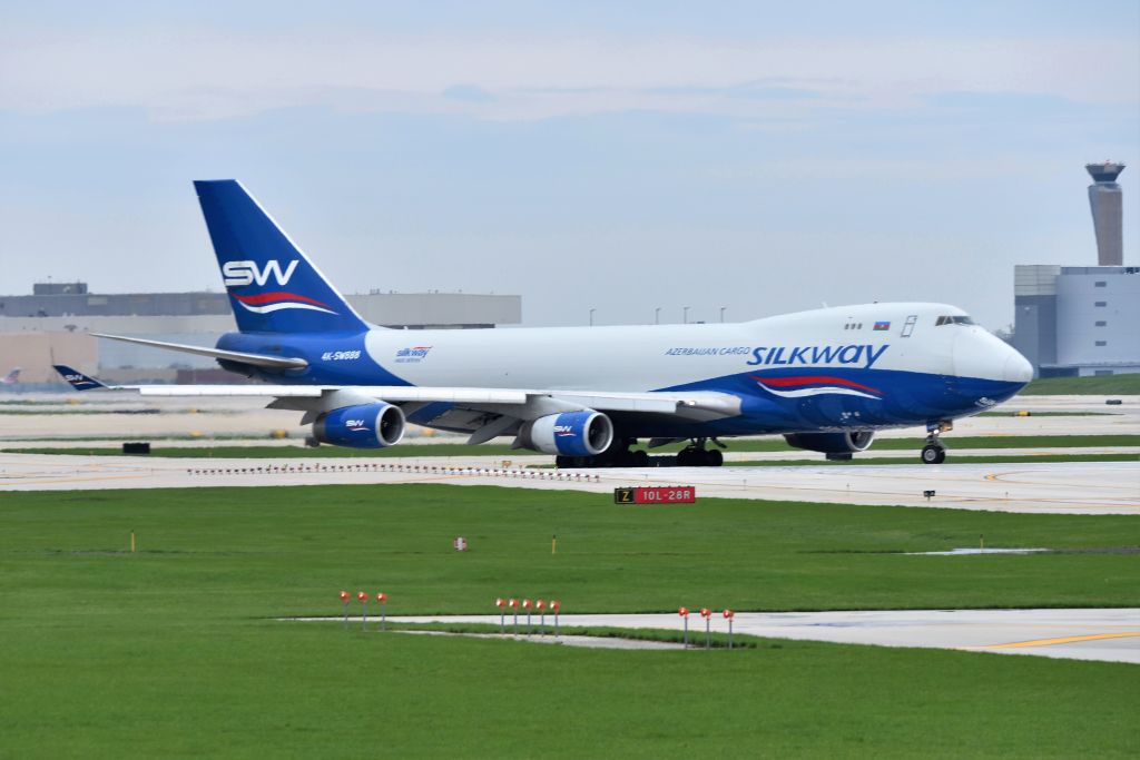 Boeing 747-400 (4K-SW888) - 05-06-22