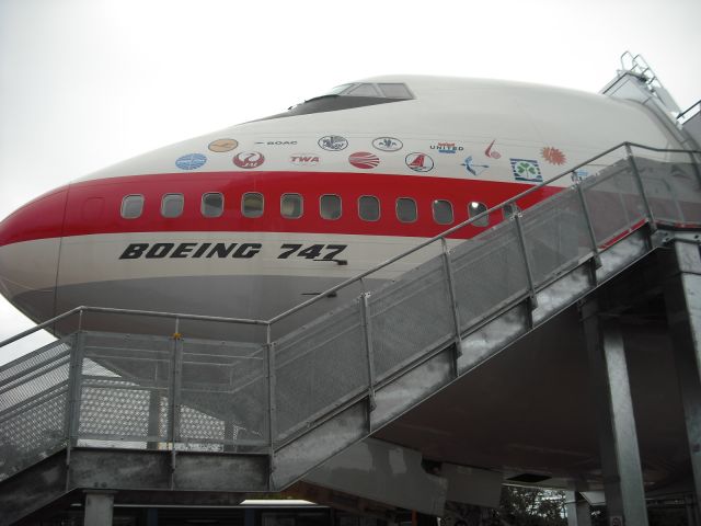 Boeing 747-200 (B747)