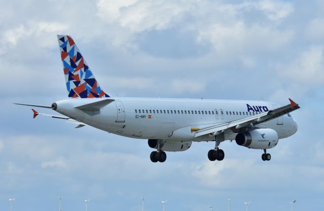 Airbus A320 (EC-NMY)